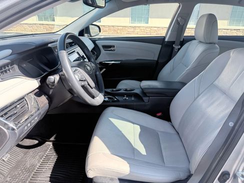 Used 2016 Toyota Avalon Limited image 15