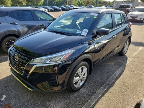 Used 2024 Nissan Kicks S FWD image 1