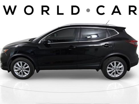 Certified 2022 Nissan Rogue Sport SV w/ Technology Package image 4