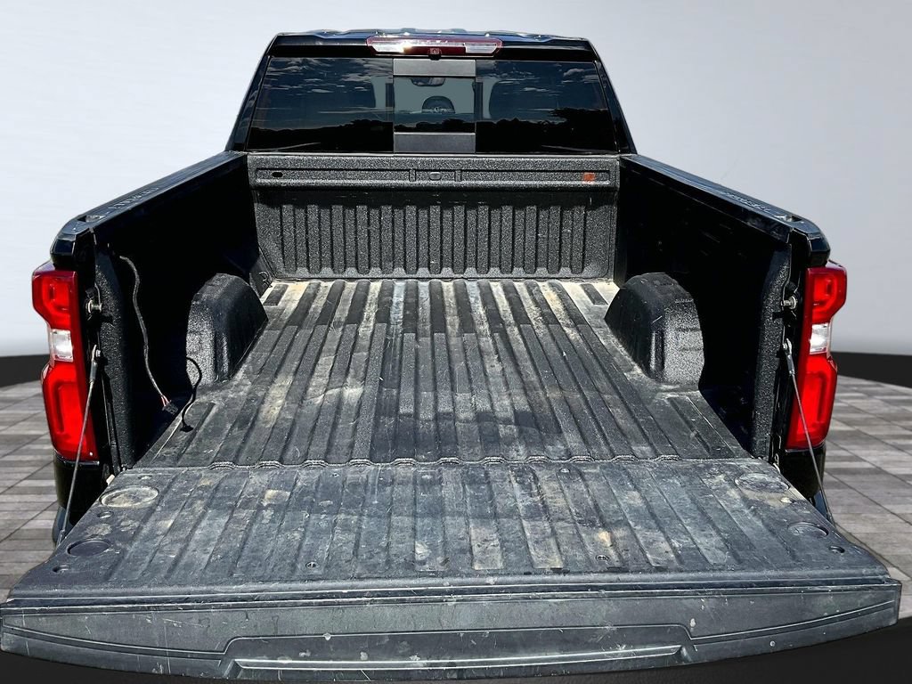 Used 2019 Chevrolet Silverado 1500 High Country w/ Technology Package AWD/4WD image 9