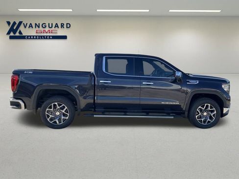 New 2026 GMC Sierra 1500 SLT image 9