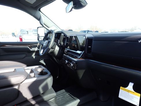 New 2026 GMC Sierra 2500 SLE w/ SLE Value Package; image 15