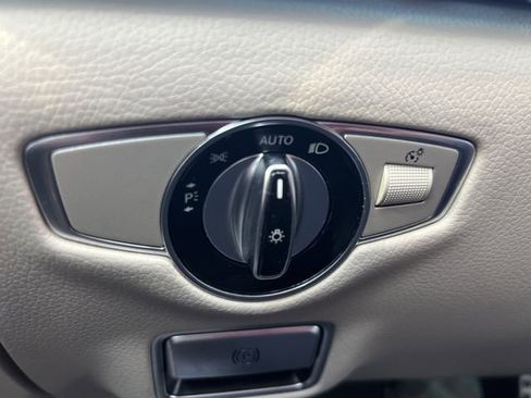 Used 2019 Mercedes-Benz S 560 Sedan image 31