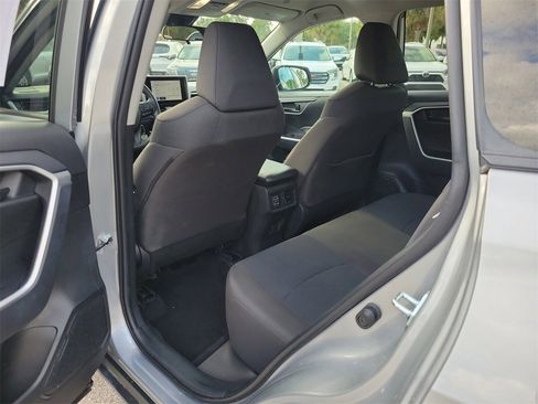 Used 2025 Toyota RAV4 LE image 9