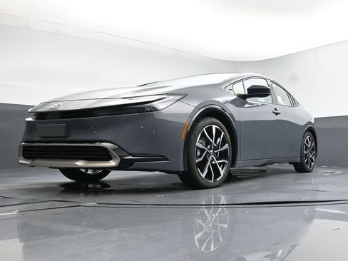 New 2025 Toyota Prius Plug-In Hybrid FWD image 31
