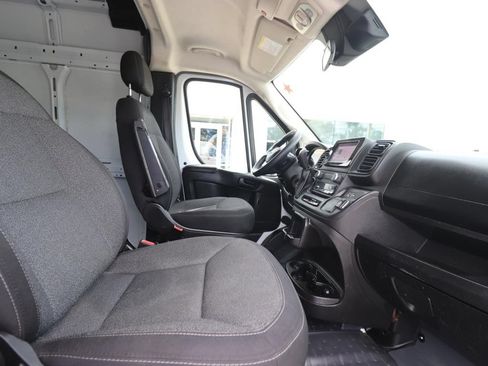 Used 2023 RAM ProMaster 2500 FWD image 9