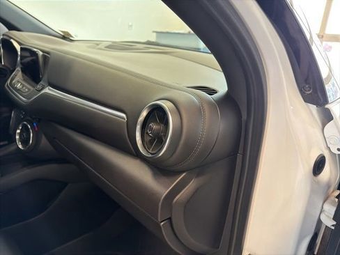 Used 2020 Chevrolet Blazer LT w/ Sound & Technology Package image 40