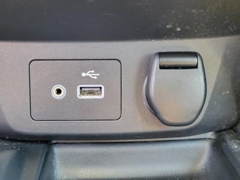 Used 2019 Nissan Rogue SV AWD/4WD image 29