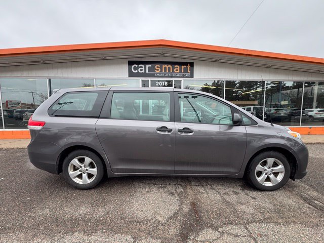 Used 2014 Toyota Sienna L FWD image 8