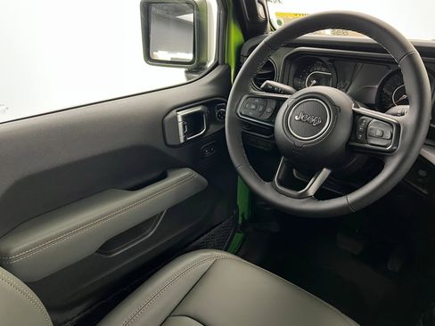 New 2025 Jeep Gladiator Mojave w/ Convenience Group image 11