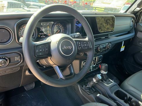 New 2025 Jeep Gladiator Mojave image 19