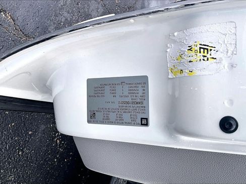 Used 2013 Chevrolet Avalanche LTZ RWD image 4