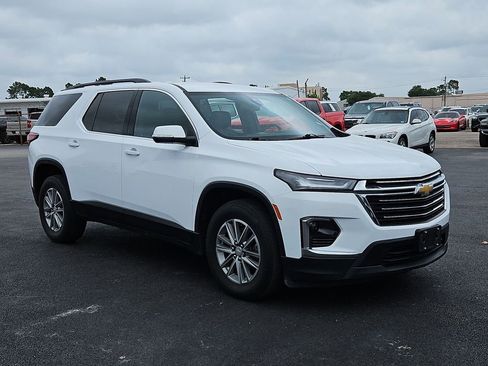 Used 2023 Chevrolet Traverse LT FWD image 19