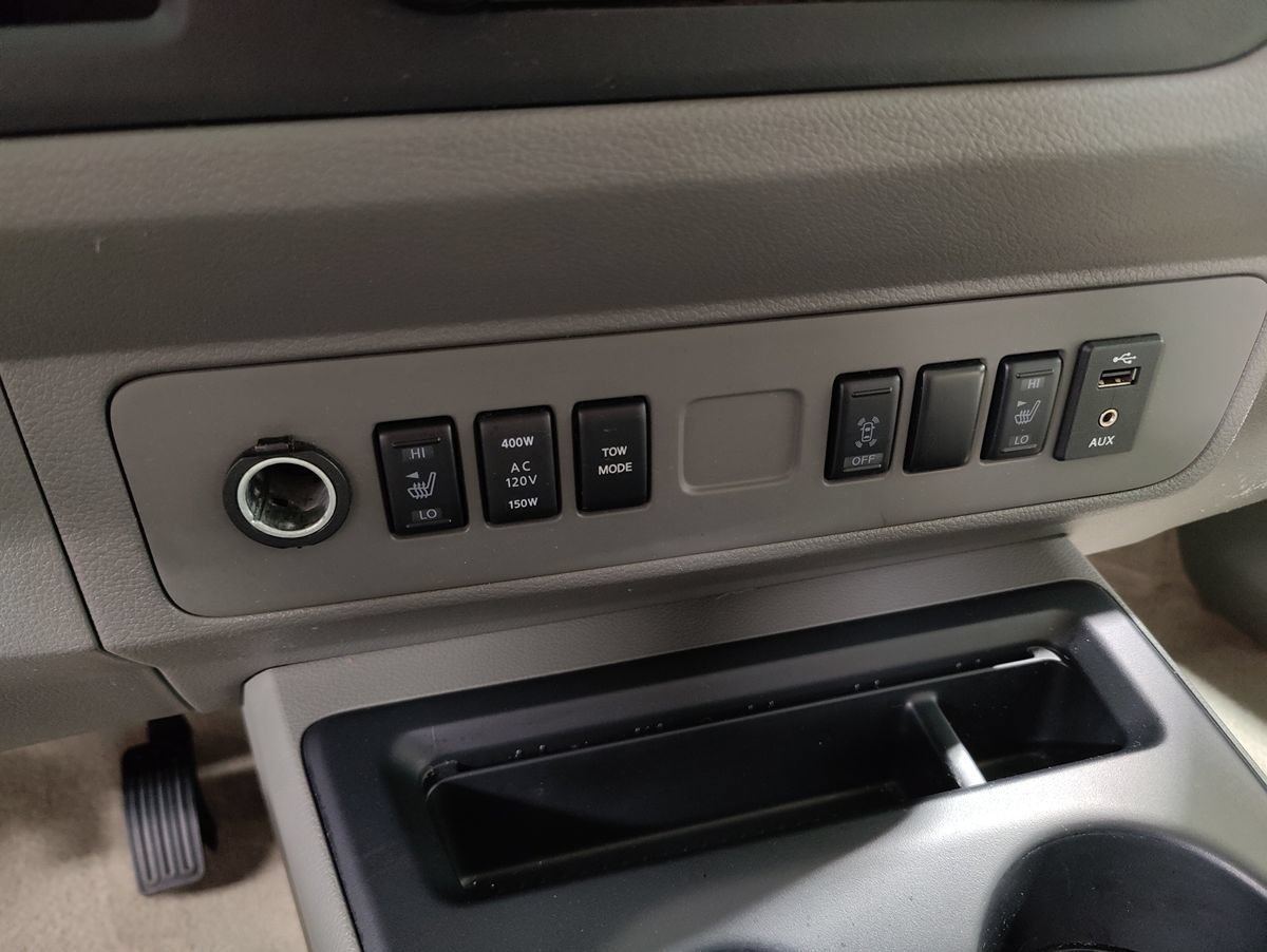 Used 2015 Nissan NV 3500 SL w/ Technology Package RWD image 33