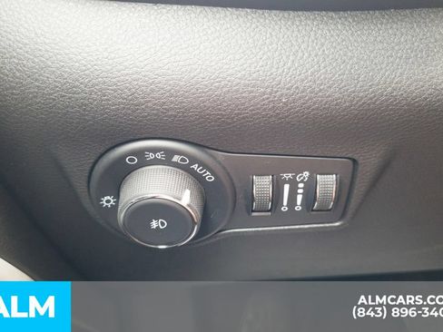 Used 2025 Jeep Compass Limited AWD/4WD image 35