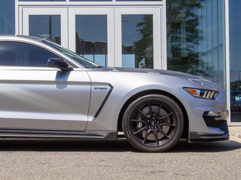 Used 2020 Ford Mustang Shelby GT350 w/ Technology Package RWD image 5
