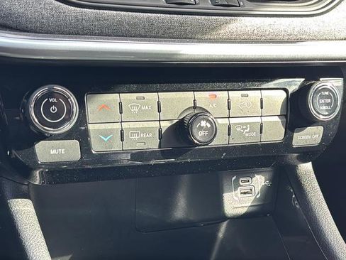 Certified 2024 Jeep Compass Sport image 32