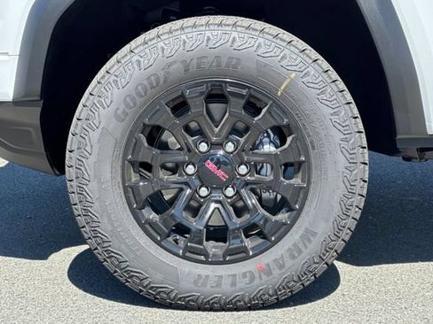 New 2026 GMC Canyon Elevation w/ Convenience Package RWD image 25