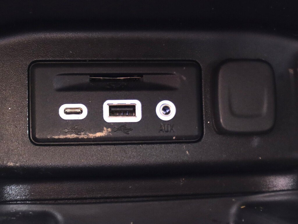 Used 2020 Chevrolet Equinox Premier w/ LPO, Floor Liner Package AWD/4WD image 25