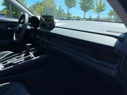 Used 2025 Honda Accord LX image 33