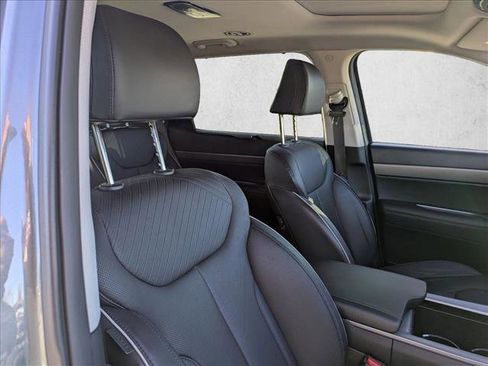 Used 2024 Hyundai Palisade SEL w/ Premium Package image 18