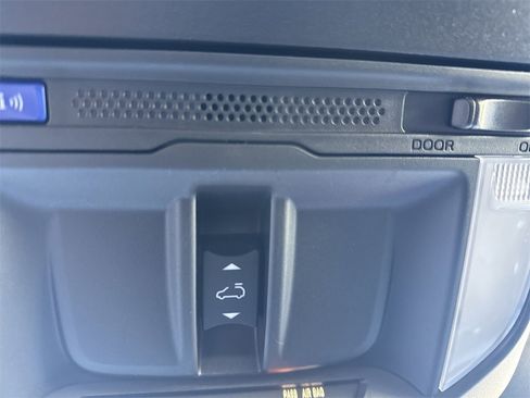 Used 2025 Subaru Forester Limited image 12