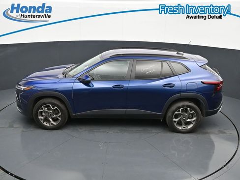 Used 2024 Chevrolet Trax LT w/ Driver Confidence Package FWD image 24