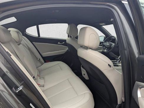 Used 2025 Genesis G70 2.5T image 13