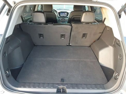 Used 2024 GMC Terrain SLT image 26