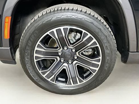 Used 2022 Jeep Wagoneer Series III w/ Flexible Seating Group AWD/4WD image 8