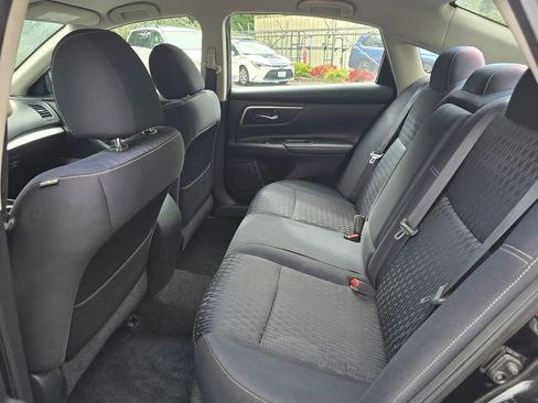 Used 2018 Nissan Altima FWD image 10