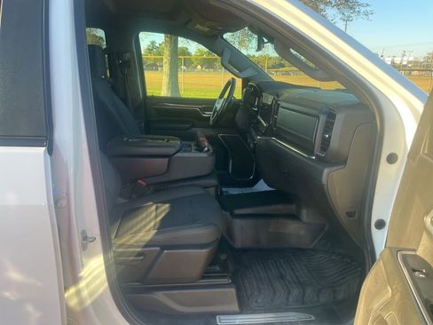 Used 2024 Chevrolet Silverado 3500 LT w/ Convenience Package image 14