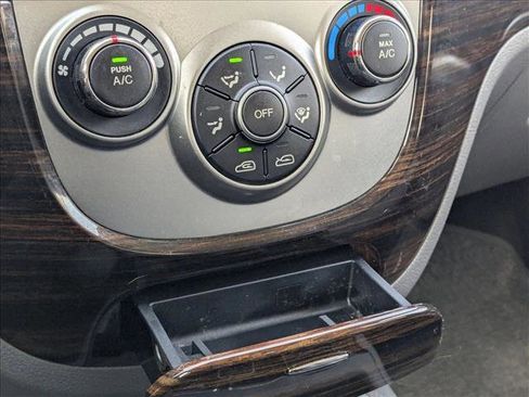 Used 2011 Hyundai Santa Fe GLS image 11