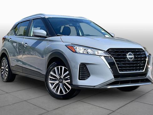 Certified 2023 Nissan Kicks SV FWD image 3
