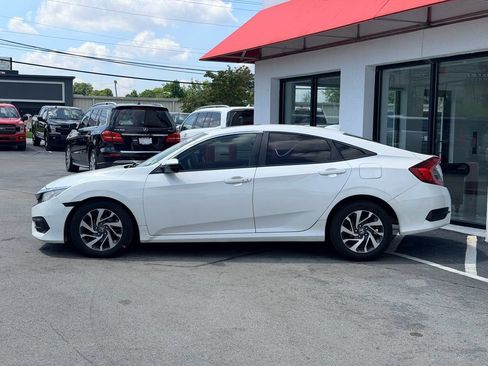 Used 2018 Honda Civic EX image 3