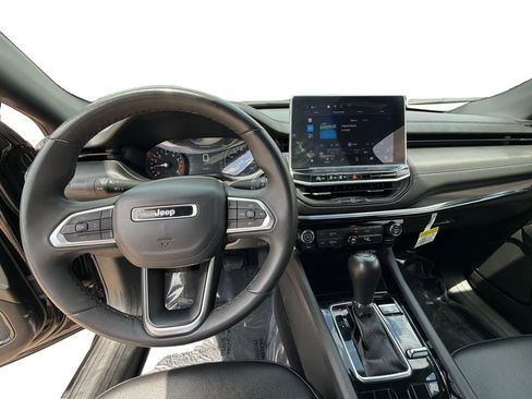 Used 2025 Jeep Compass Latitude w/ Altitude Special Edition AWD/4WD image 21