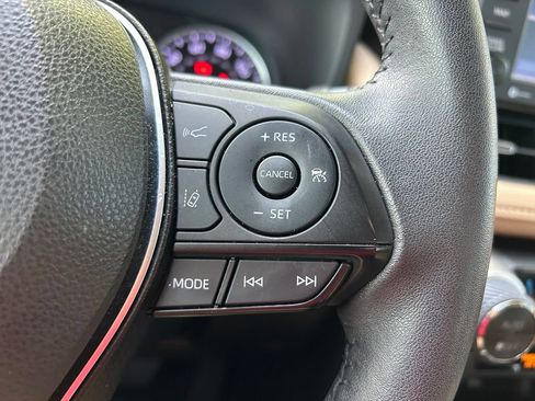 Certified 2022 Toyota RAV4 XLE Premium FWD image 20