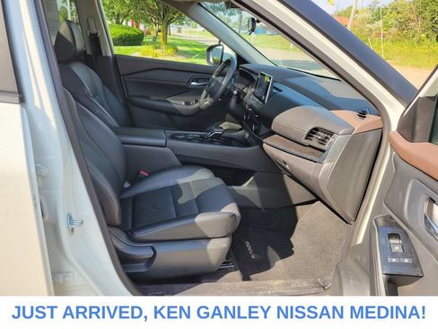 Certified 2023 Nissan Rogue SV w/ SV Premium B Package AWD/4WD image 21