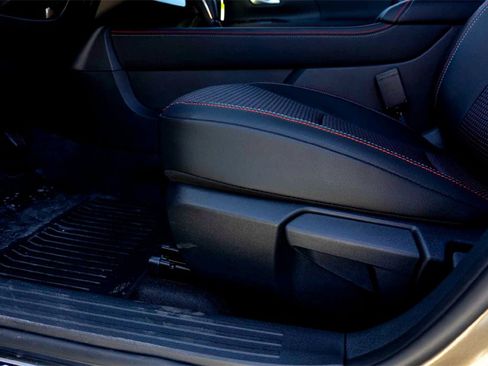 New 2025 Nissan Kicks SR w/ Illumination Package image 10