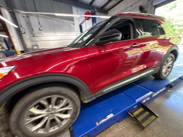 Used 2021 Ford Explorer Limited w/ Equipment Group 301A AWD/4WD image 6