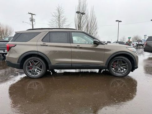 New 2026 Ford Explorer ST w/ Sun And Sound Package AWD/4WD image 4