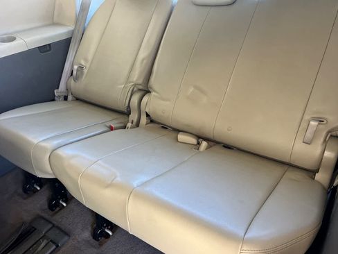 Used 2014 Toyota Sienna XLE FWD image 16