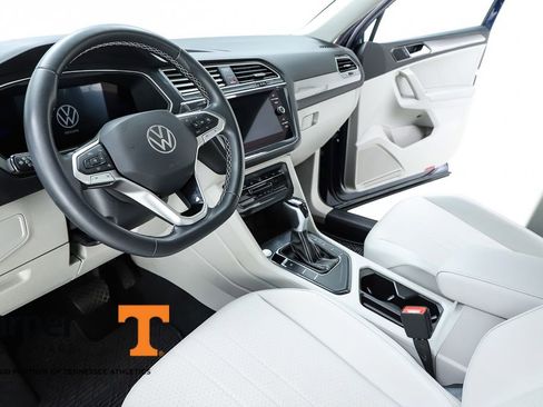 Used 2023 Volkswagen Tiguan SE image 56