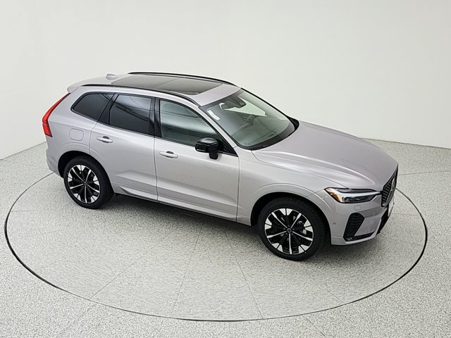 New 2026 Volvo XC60 B5 Plus w/ Protection Package Premier AWD/4WD image 15