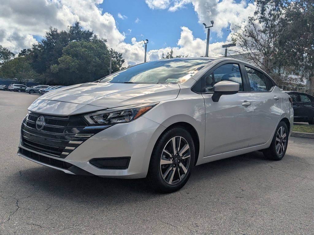 Used 2025 Nissan Versa SV FWD image 8