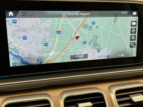 Used 2022 Mercedes-Benz GLS 450 4MATIC image 15