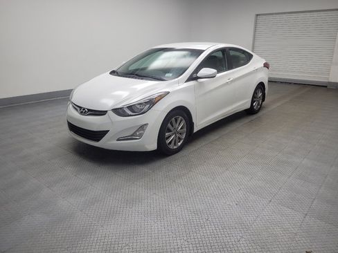 Used 2014 Hyundai Elantra SE w/ Option Group 02 FWD image 2