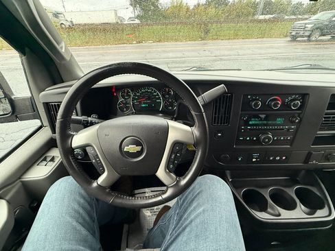 Used 2017 Chevrolet Express 3500 LT w/ LT Preferred Equipment Group image 16