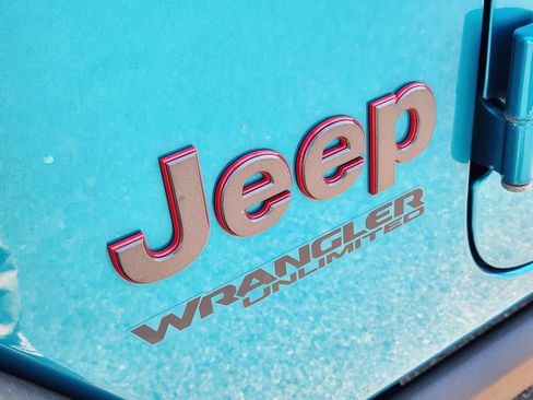 Used 2019 Jeep Wrangler Unlimited Rubicon w/ Cold Weather Group AWD/4WD image 13