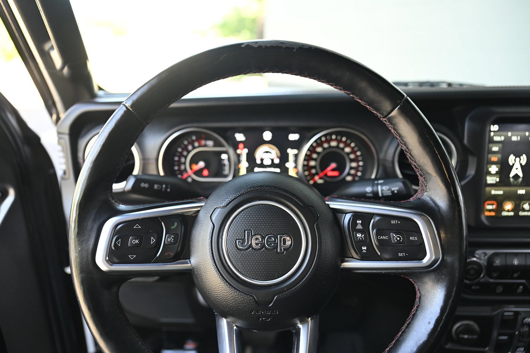Used 2020 Jeep Gladiator Rubicon AWD/4WD image 39